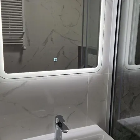 Samana Дзивновек