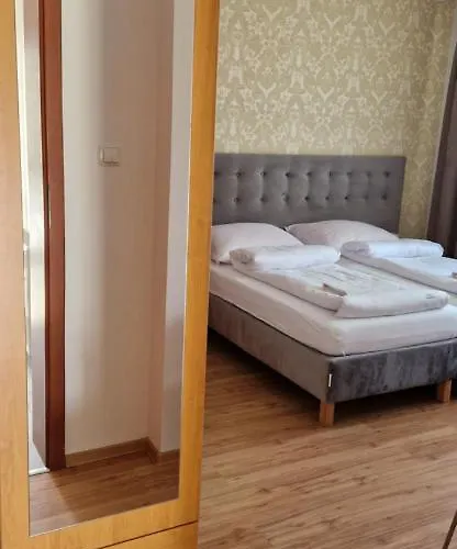 ホームステイ Samana ジブヌベク